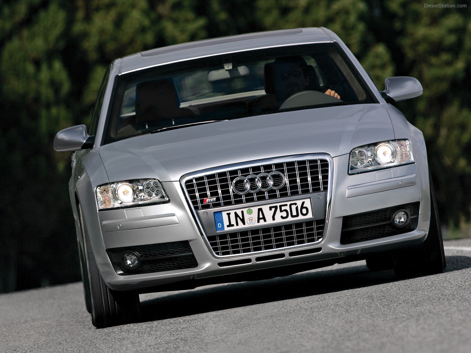 Audi S8 (2005)